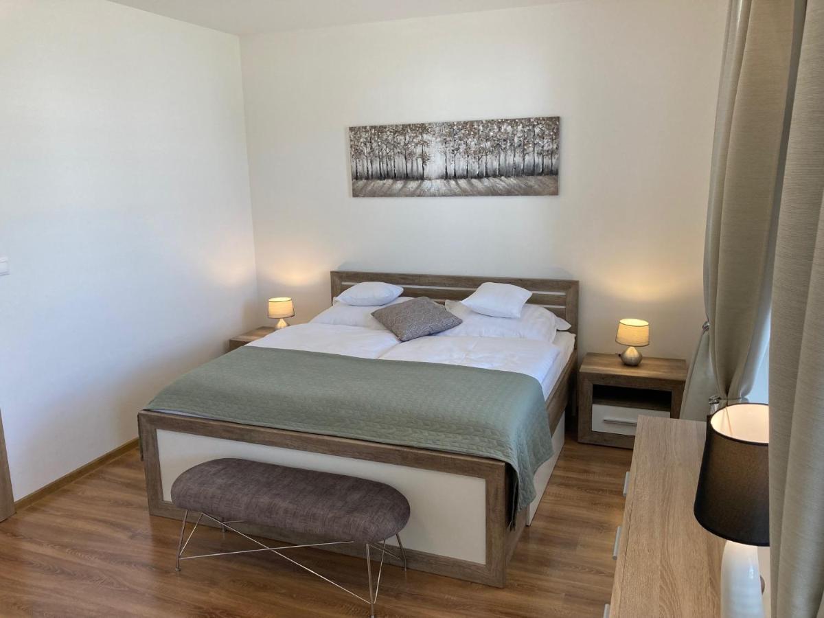 Apartmany Rubin Nesvady Exterior foto