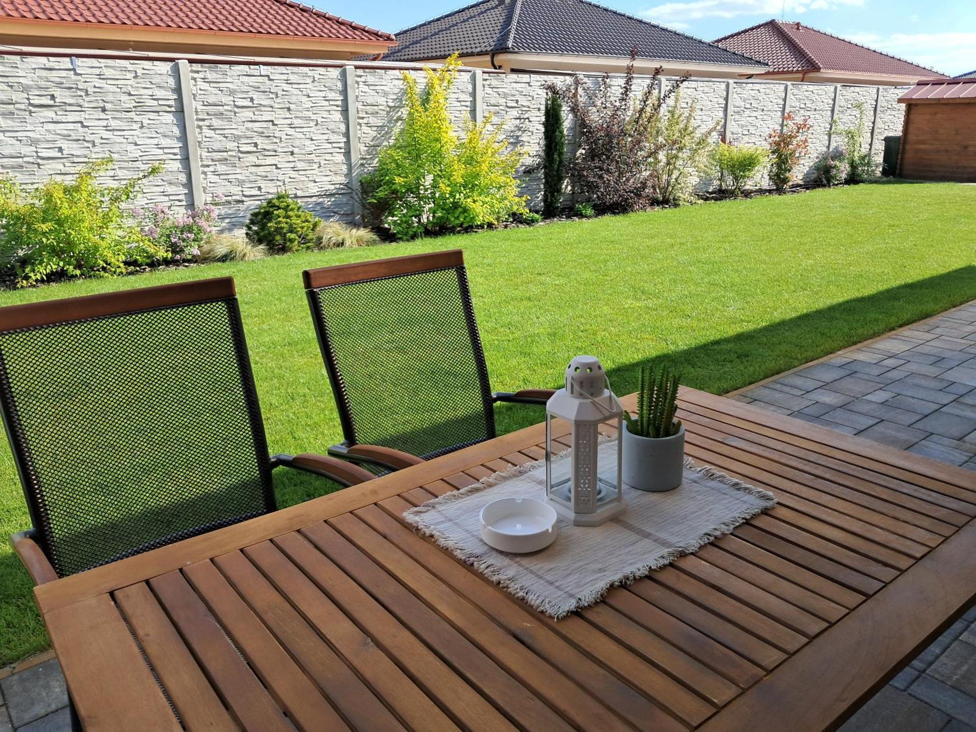 Apartmany Rubin Nesvady Exterior foto